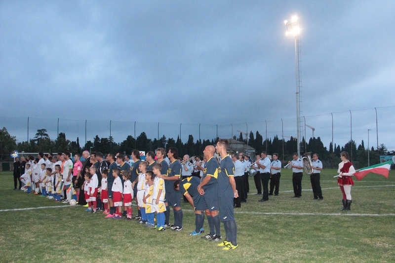 Campo sportivo Villanova - Inaugurata l'illuminazione con la Nazionale Attori