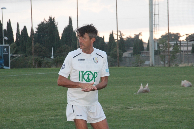 Campo sportivo Villanova - Inaugurata l'illuminazione con la Nazionale Attori