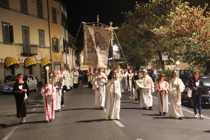 Seicento anni di devozione per la Madonna della Quercia - La processione cittadina