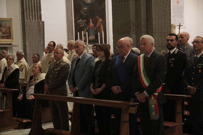 Seicento anni di devozione per la Madonna della Quercia - L'apertura della porta santa