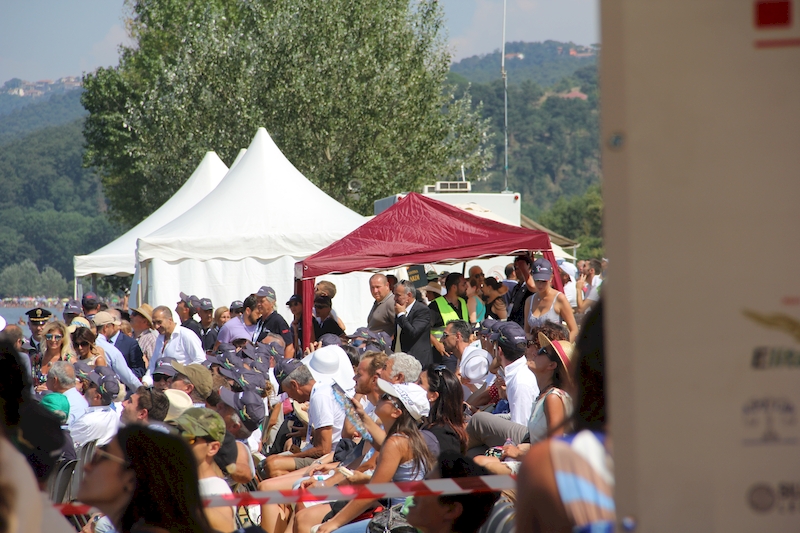 Le esibizioni dal lungolago