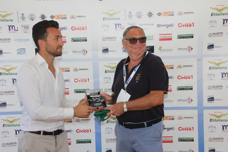 Le premiazioni dal lungolago