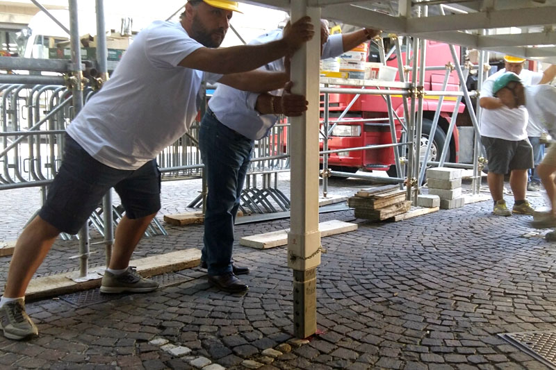 Il montaggio di Gloria a San Sisto