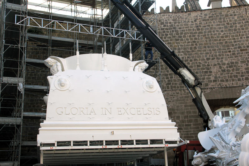 Il montaggio di Gloria a San Sisto