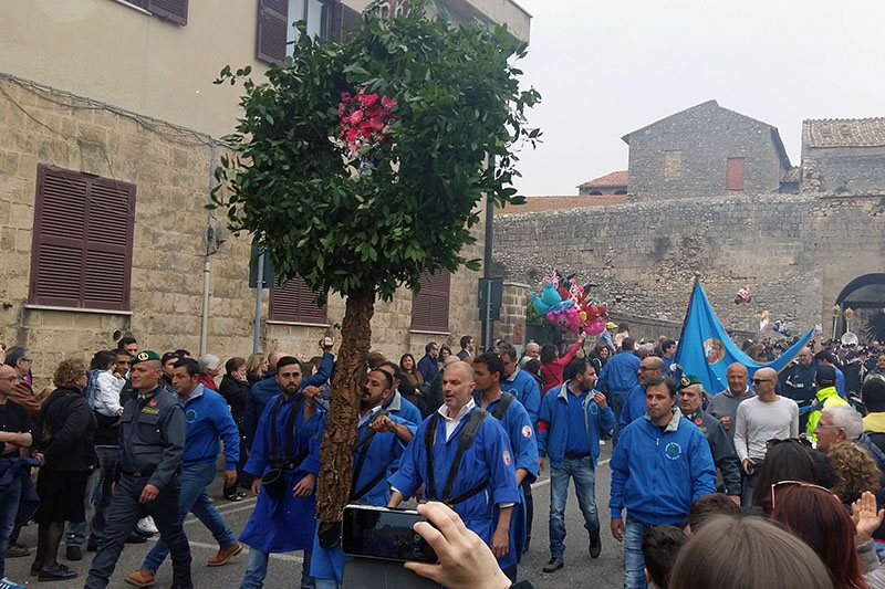 La processione del Cristo Risorto a Tarquinia