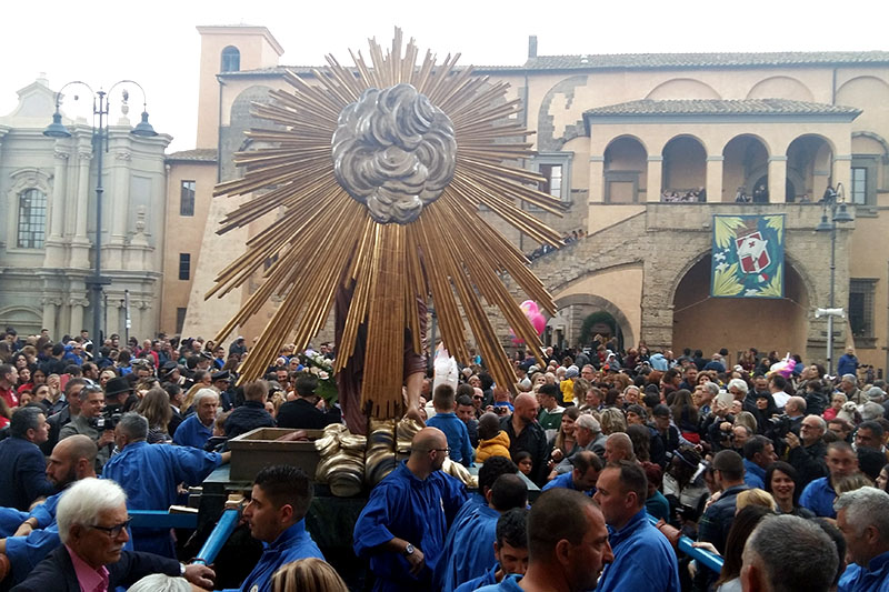 La processione del Cristo Risorto a Tarquinia