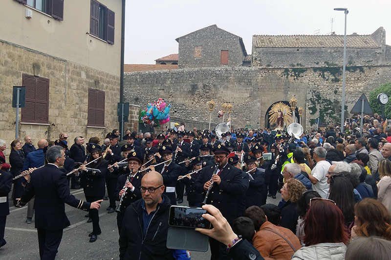 La processione del Cristo Risorto a Tarquinia
