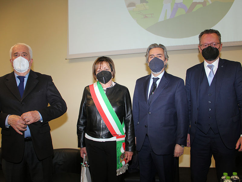 Folto pubblico già dal mattino, al taglio del nastro Tesei, Battistoni, sindaci e assessori