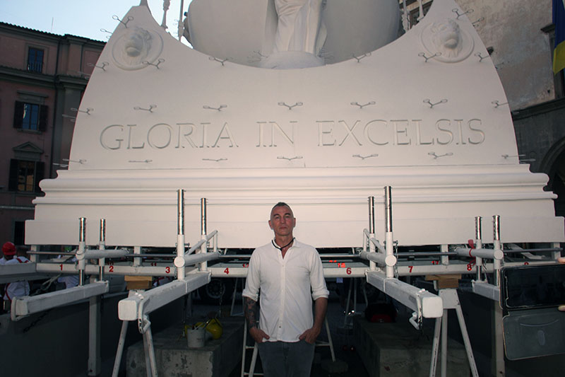 Gloria 2021 - completata la Macchina in piazza del Comune