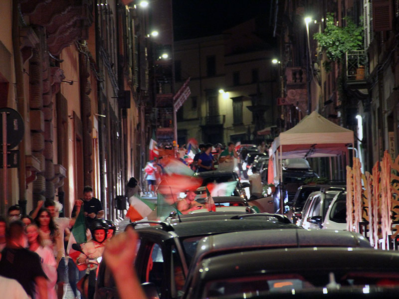 Festa tricolore a Viterbo per l'Italia Campione d'Europa