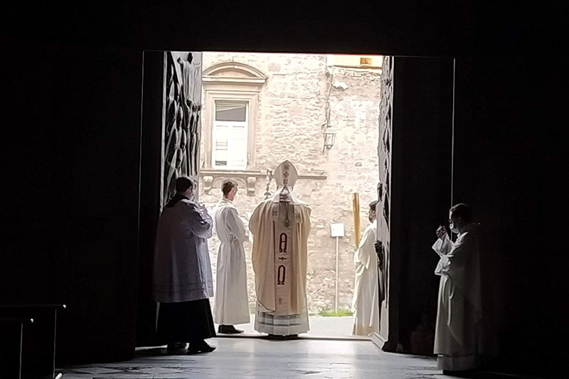 La veglia Pasquale dal duomo di Viterbo