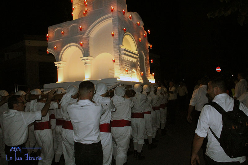 Percorso perfetto tra due ali di folla al Pilastro