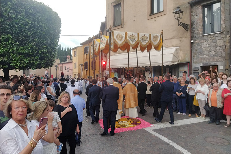 Celebrazione e infiorata Corpus Domini Bolsena