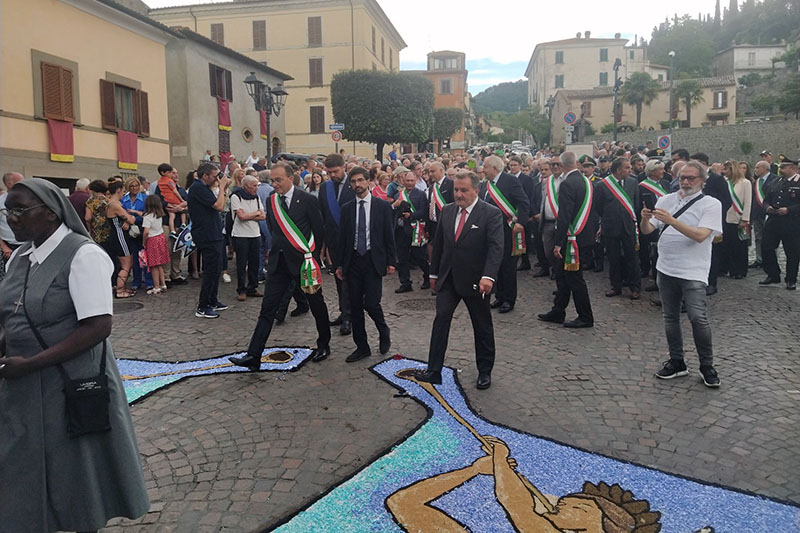 Celebrazione e infiorata Corpus Domini Bolsena