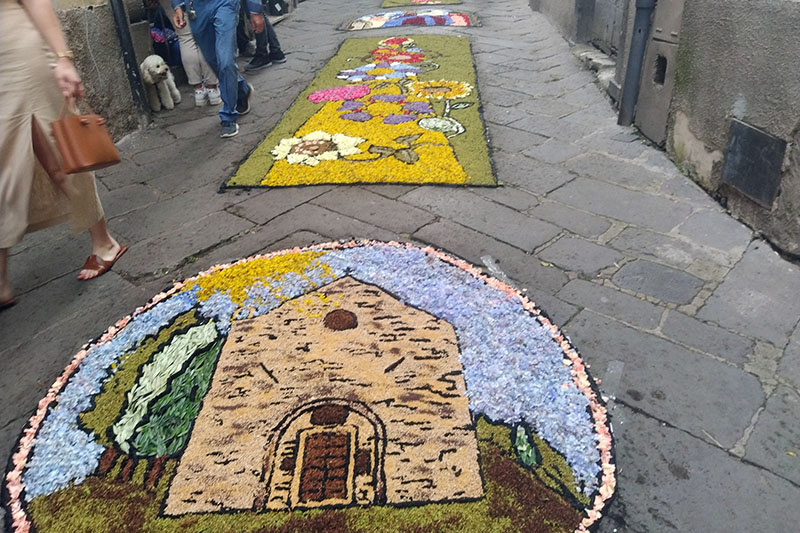 Celebrazione e infiorata Corpus Domini Bolsena