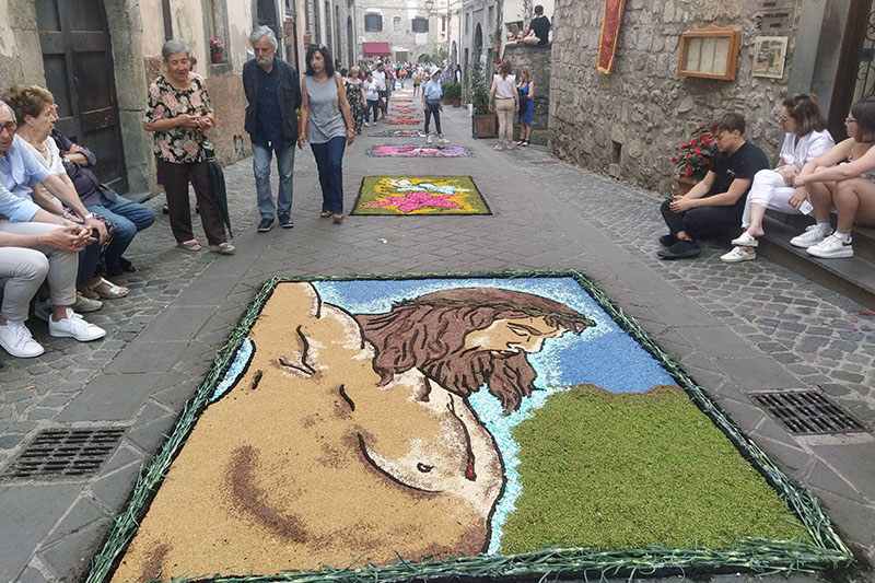 Celebrazione e infiorata Corpus Domini Bolsena