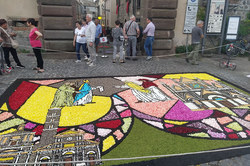 Celebrazione e infiorata Corpus Domini Bolsena