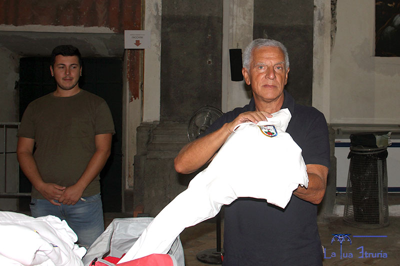 La consegna della divisa ai nuovi Facchini di Santa Rosa