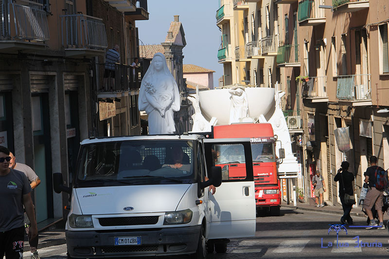 Montaggio Gloria - la MAcchina di Santa Rosa arriva a San Sisto