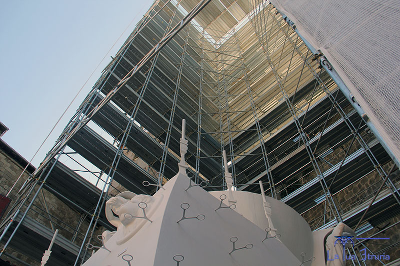 Montaggio Gloria - la MAcchina di Santa Rosa arriva a San Sisto