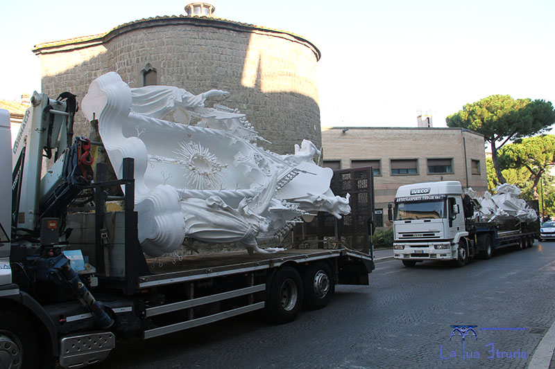 Montaggio Gloria - la MAcchina di Santa Rosa arriva a San Sisto