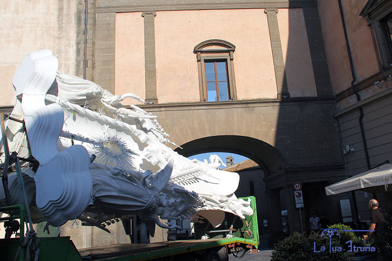 Montaggio Gloria - la MAcchina di Santa Rosa arriva a San Sisto