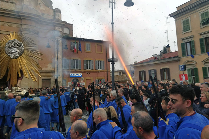 Processione Pasqua 2024Tarquinia - Cristo Risorto
