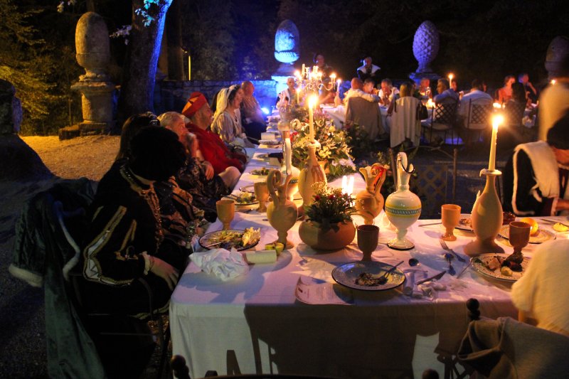 La corte Orsini alla tavola del Sacro Bosco