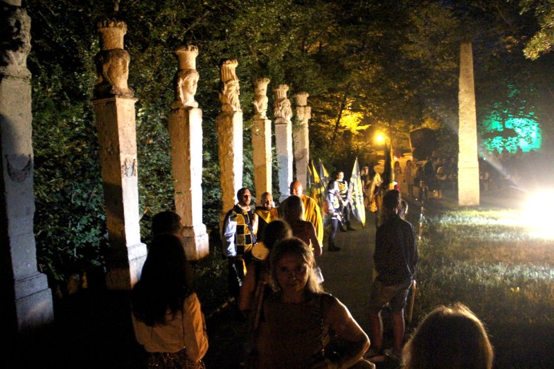 La corte Orsini alla tavola del Sacro Bosco
