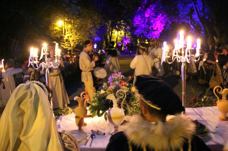 La corte Orsini alla tavola del Sacro Bosco