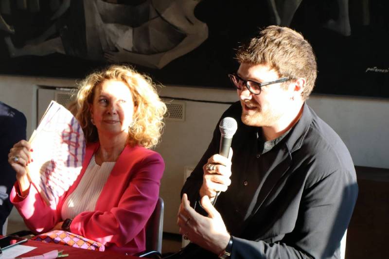 “Poesia, Potere, Ironia” Larraz inaugurazione