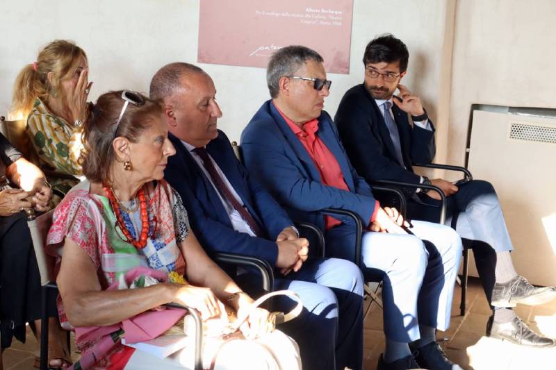 “Poesia, Potere, Ironia” Larraz inaugurazione