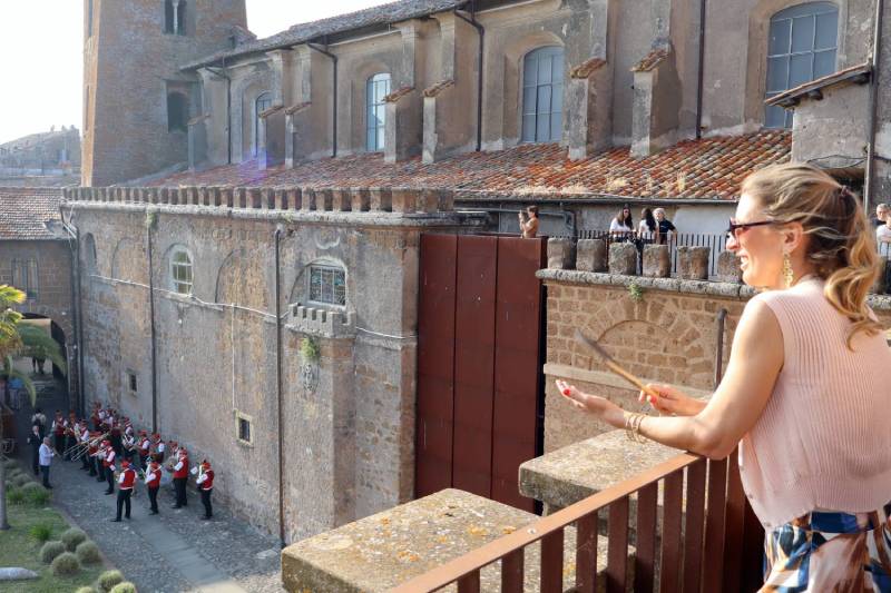 “Poesia, Potere, Ironia” Larraz inaugurazione