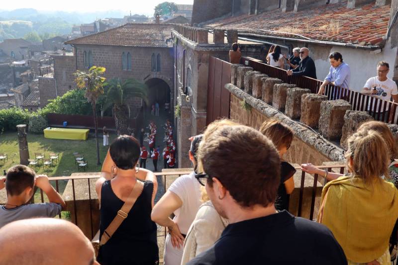 “Poesia, Potere, Ironia” Larraz inaugurazione