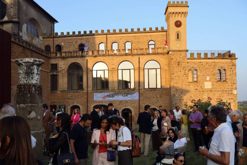 “Poesia, Potere, Ironia” Larraz inaugurazione