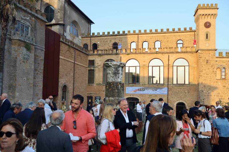 “Poesia, Potere, Ironia” Larraz inaugurazione