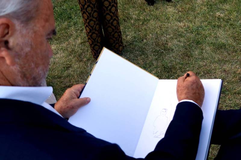 “Poesia, Potere, Ironia” Larraz inaugurazione