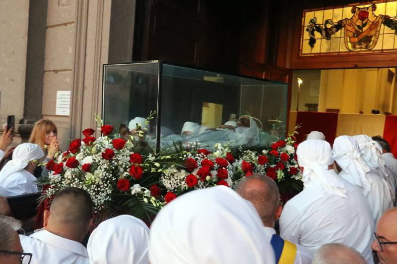 Ritorno in Santuario del Corpo Santa Rosa 