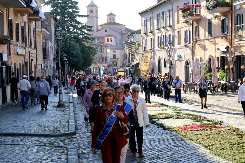 Vetralla in fiore - Vie Giubileo - Madonnna Carmelo