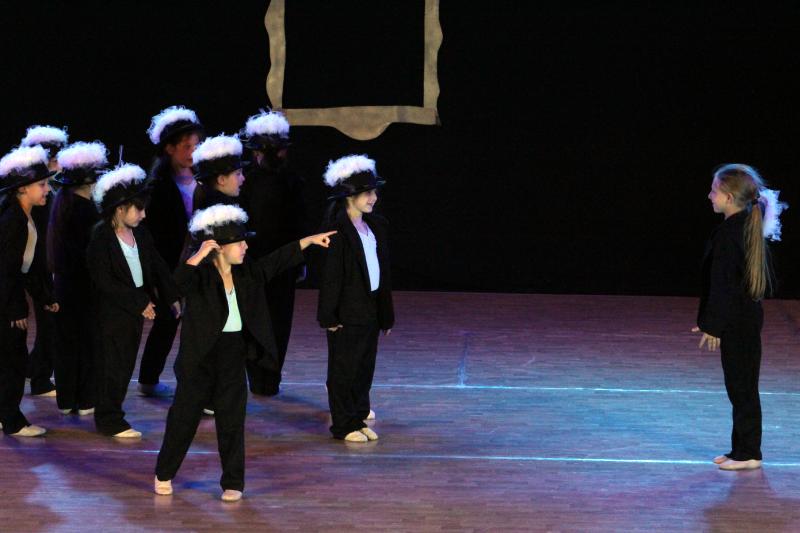 Lo spettacolo dedicato all'arte con tutti gli allievi
