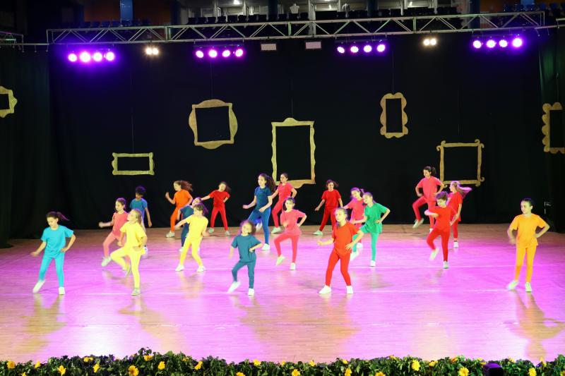 Lo spettacolo dedicato all'arte con tutti gli allievi