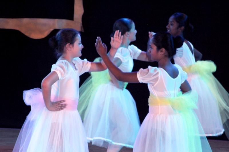 Lo spettacolo dedicato all'arte con tutti gli allievi