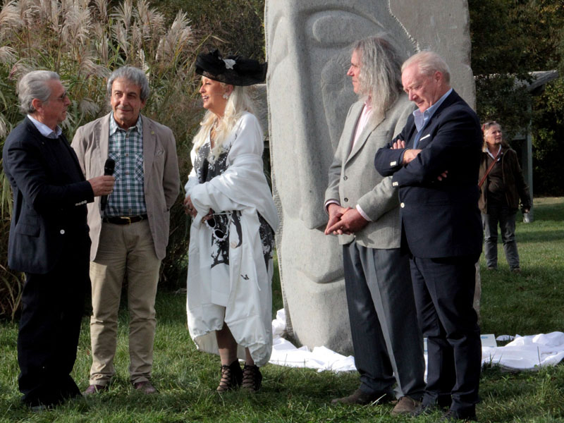 Amminnistratori e i due maestri con Flower Terry