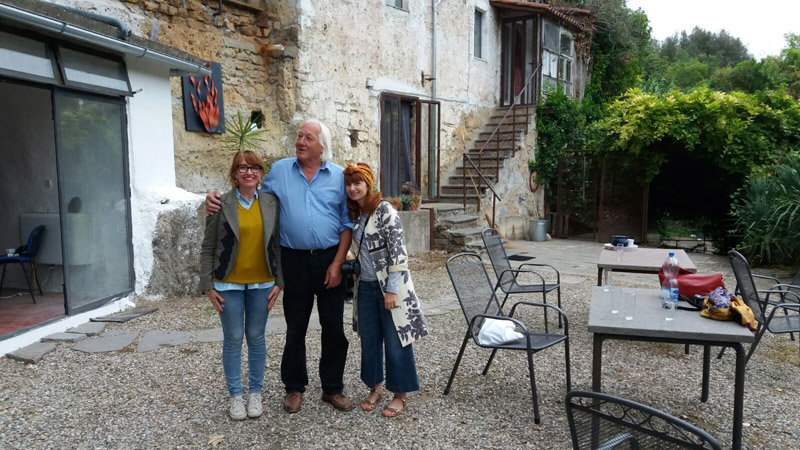 Le due blogger con Paul, artista e papà de La Serpara