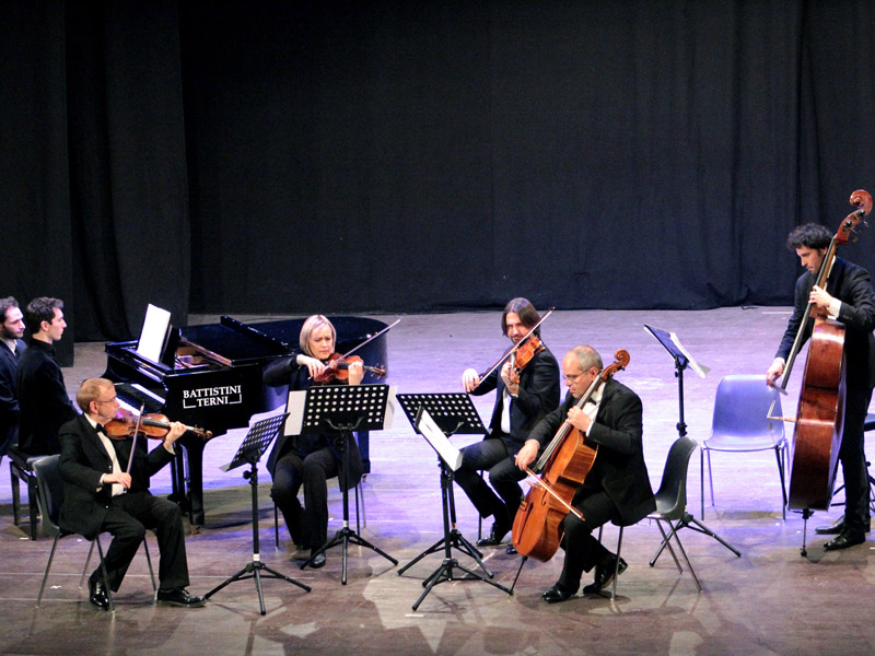 L'EtruriaEnsemble con Antonio Savastano al piano