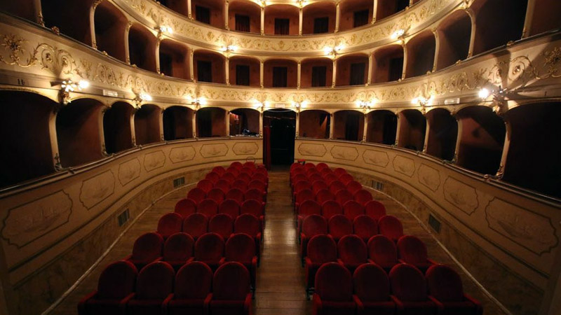 Il Teatro Boni: una bomboniera d'arte e cultura