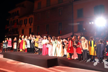 Terre Nostre Suriani: la storia conquista la piazza con la rievocazione storica della Sagra delle Castagne